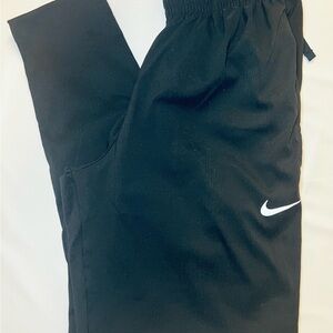 Nike Men’s Black Basketball Jogger Pants NWT size S